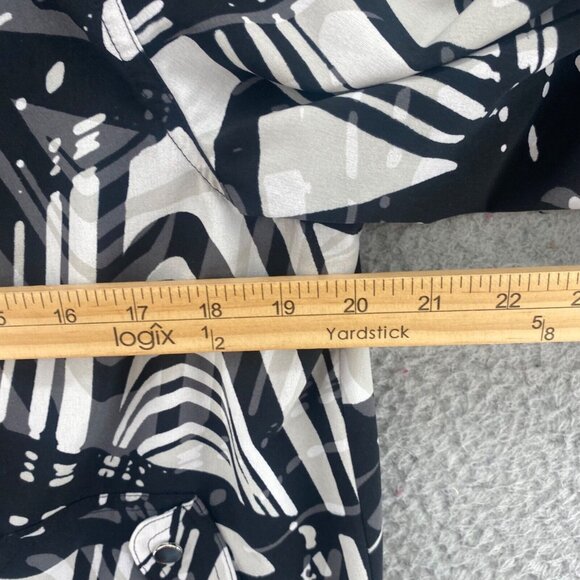 Chicos Jacket Womens 1 US Medium Black White Pattern Zenergy Mock Neck Stretch - Picture 9 of 11